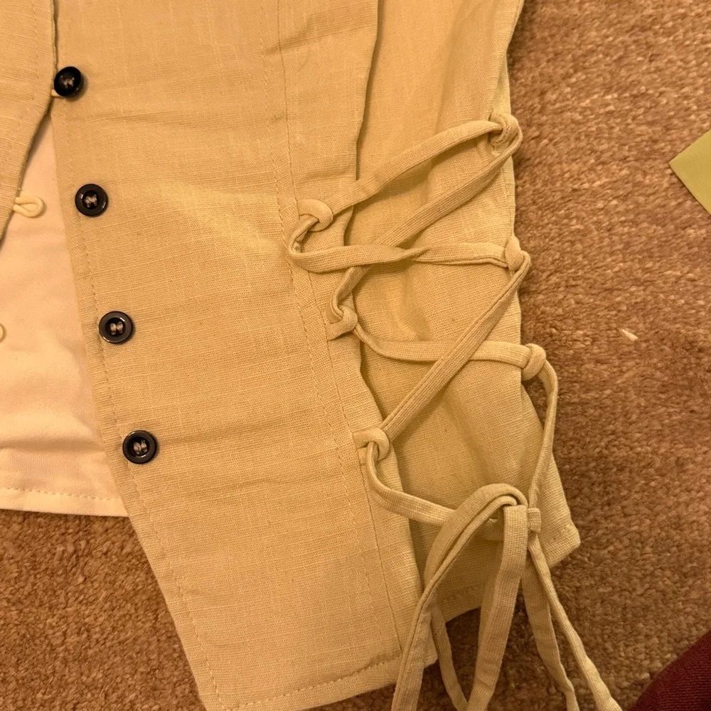 Princess Polly Ivory Sleeveless Top - Picture 3 of 4